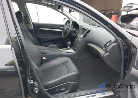 2013 Infiniti G37 Journey z USA, uszkodzony, nr VIN JN1CV6AP8DM721309